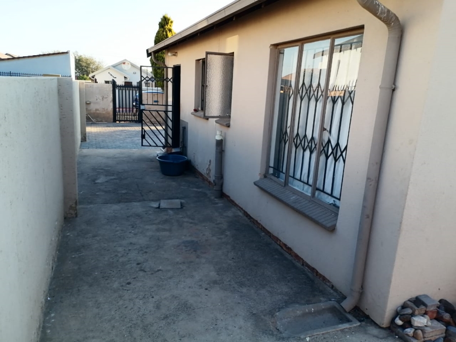 To Let 2 Bedroom Property for Rent in Mabopane Unit X North West